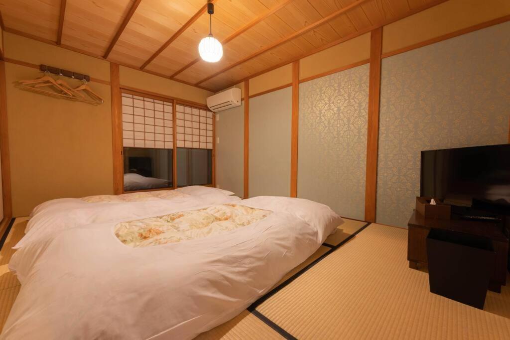 祇園せいじ庵。お風呂が素敵な貸切京町家。Netflix見放題。 Villa Kyoto Exterior photo