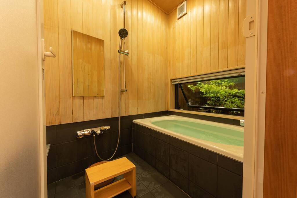 祇園せいじ庵。お風呂が素敵な貸切京町家。Netflix見放題。 Villa Kyoto Exterior photo