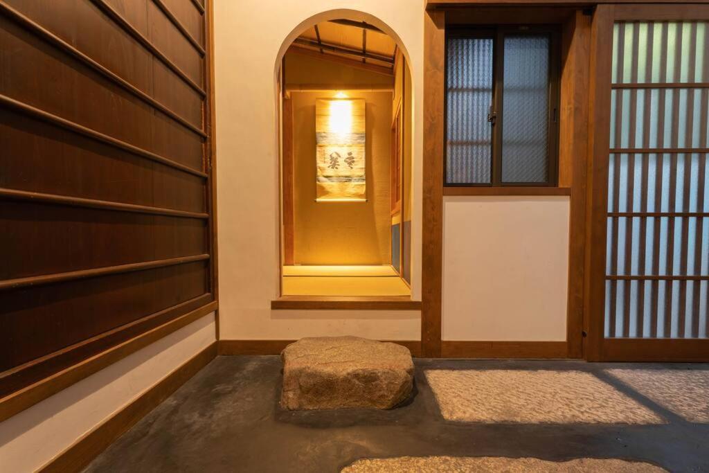 祇園せいじ庵。お風呂が素敵な貸切京町家。Netflix見放題。 Villa Kyoto Exterior photo